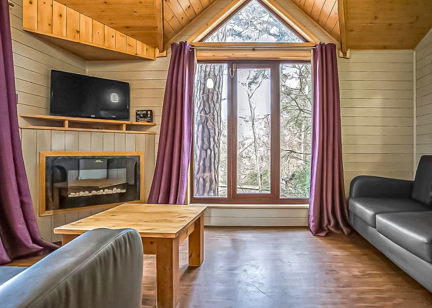 8 berth superior wooden lodge with hot tub Pet - Retallack Resort, St Columb Major