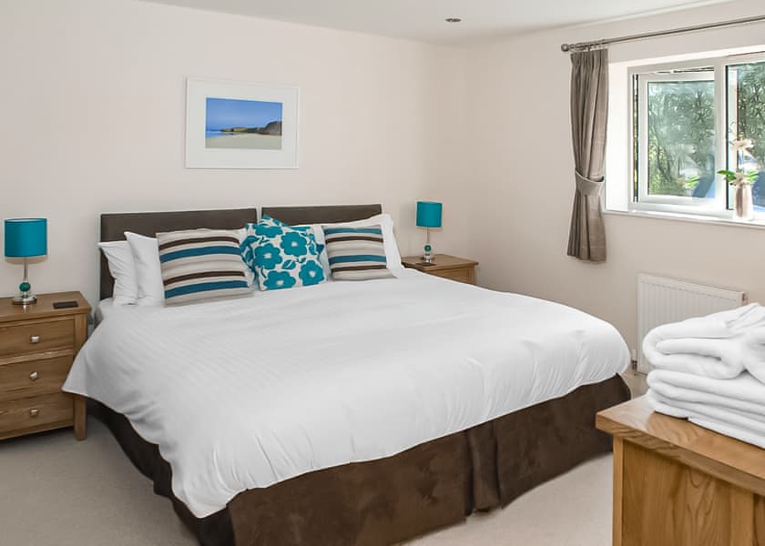 12 berth lake view barn house 6 bed hot tub - Retallack Resort, St Columb Major