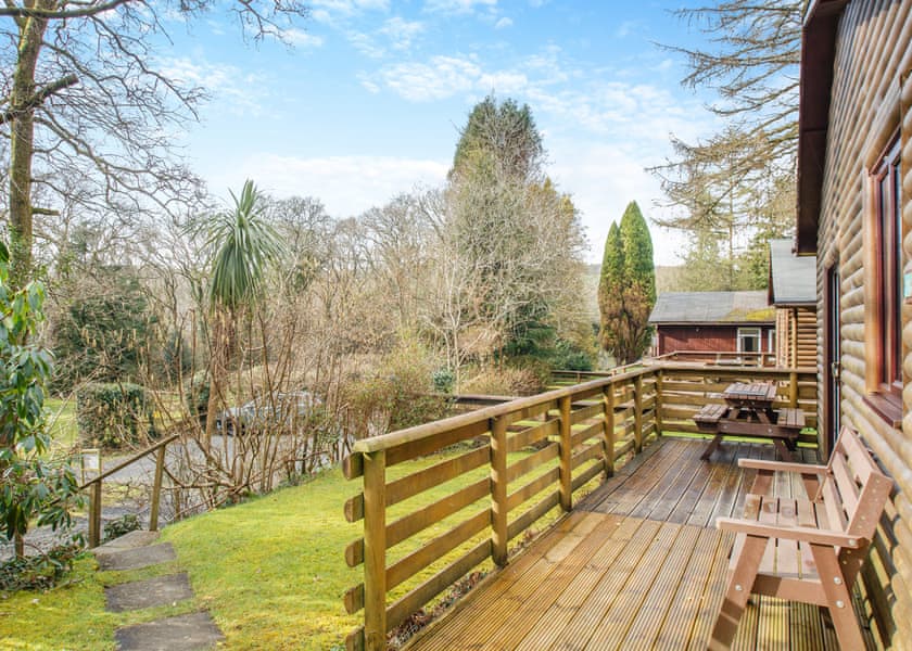 Larches Lodge - Ruthern Valley Holidays, Ruthernbridge, Nr Bodmin