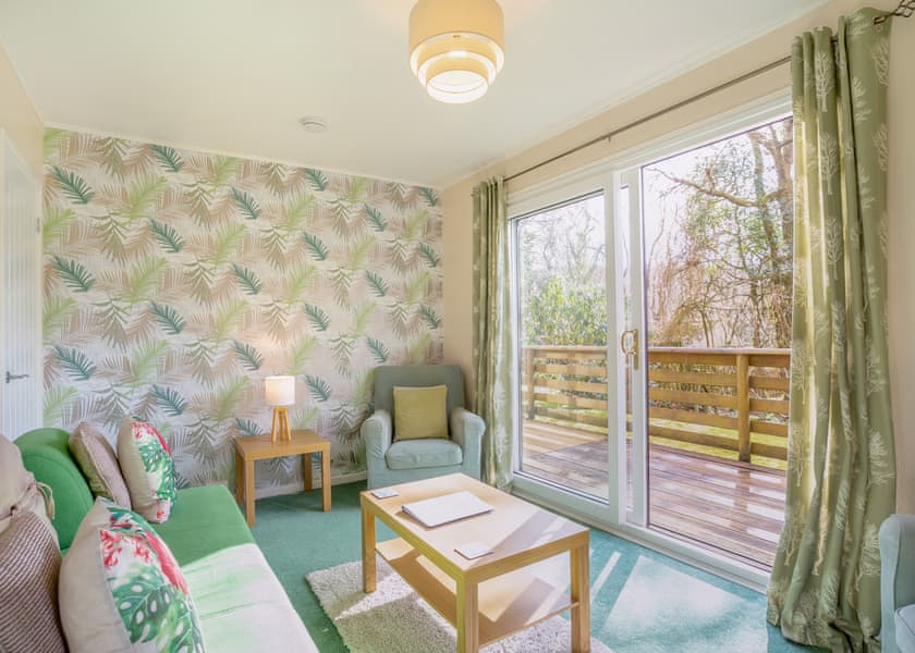 Larches Lodge - Ruthern Valley Holidays, Ruthernbridge, Nr Bodmin