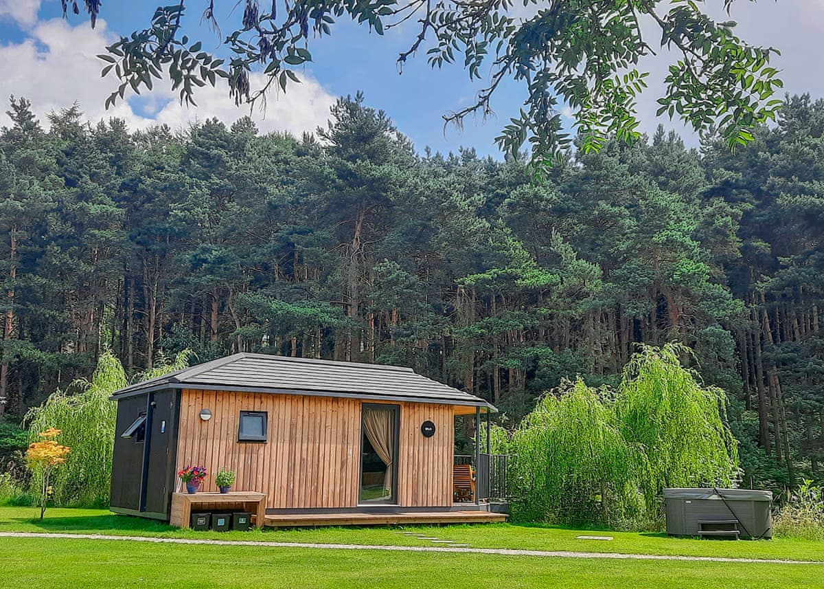 Riverside Cabins - Holiday lodge in Central England - Image 2