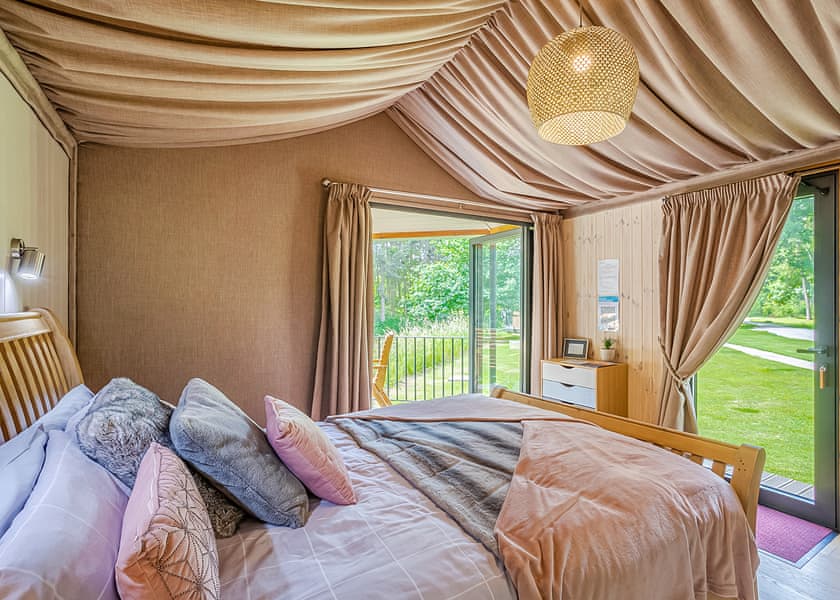 Reuben - Riverside Cabins, Shrewsbury