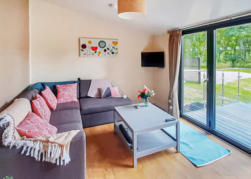 Snowy - Riverside Cabins, Shrewsbury