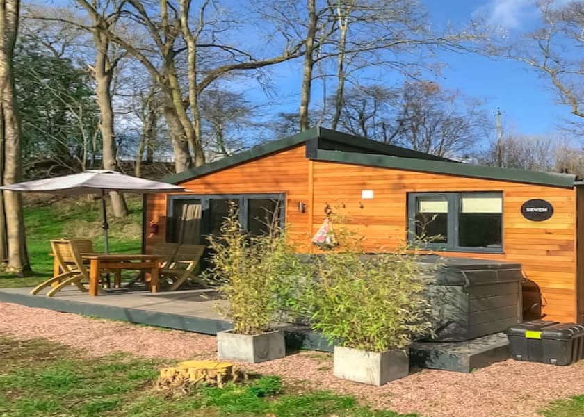 Seven - Riverside Cabins, Shrewsbury