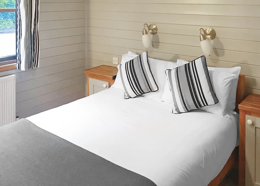 4 Berth Comfort Wooden Lodge Pet - Sandy Balls Holiday Village, Godshill, Fordingbridge