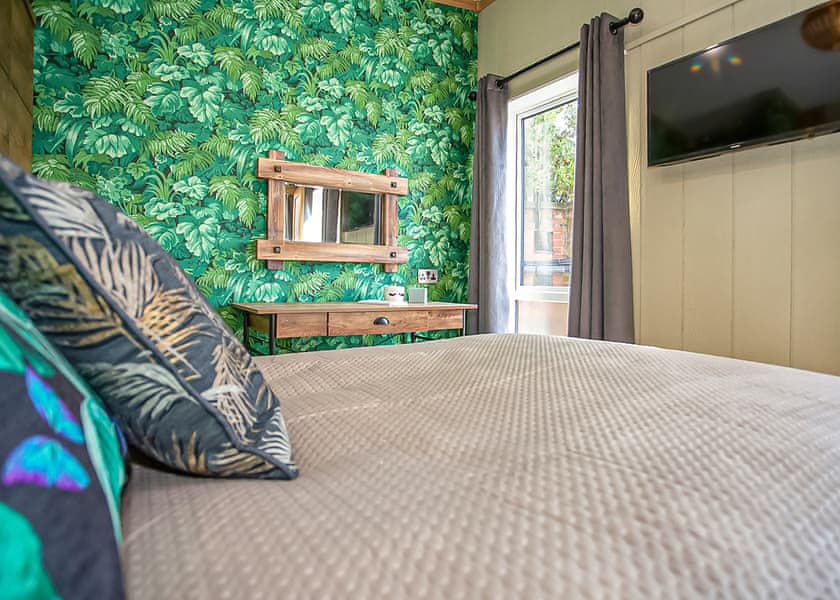 Exclusive Knightwood Hot Tub 8 Elec Point Pet - Sandy Balls Holiday Village, Godshill, Fordingbridge