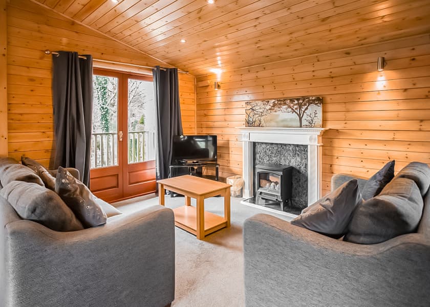 4 Berth Superior Wooden Lodge with Hot Tub Pet - Sandy Balls Holiday Village, Godshill, Fordingbridge