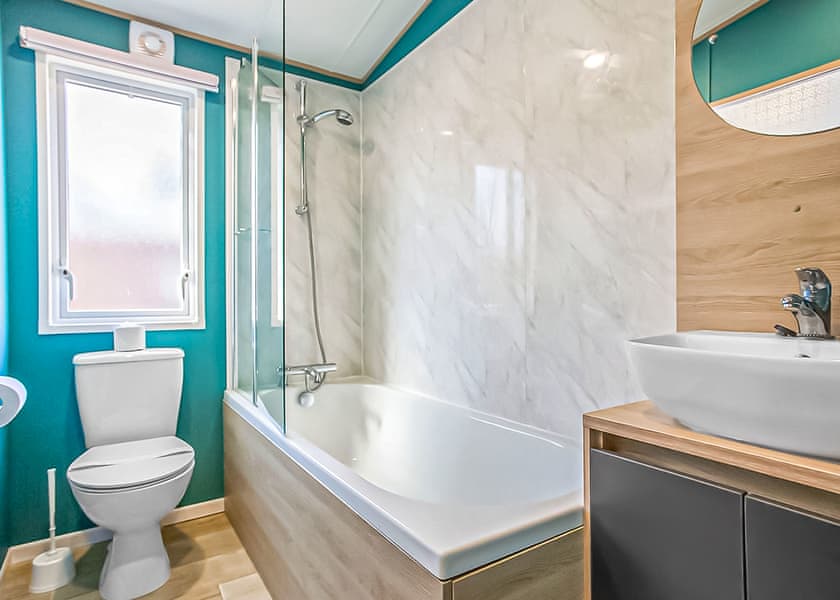 Burst of Blue 7 Berth (5+2) - Sandy Balls Holiday Village, Godshill, Fordingbridge