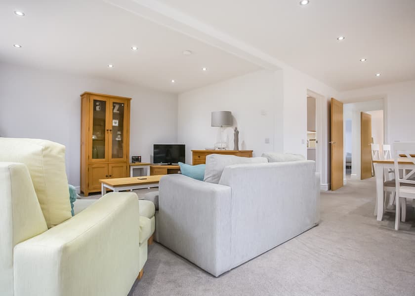 Exclusive 4 Berth Lodge with Hot Tub Pet - Sandy Balls Holiday Village, Godshill, Fordingbridge