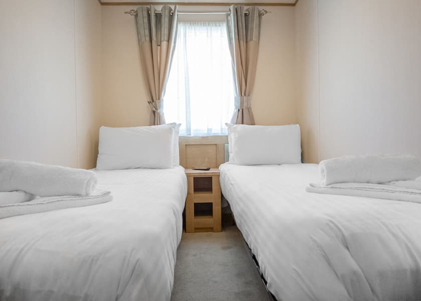 Indulgent 6 Berth Caravan - Sandy Balls Holiday Village, Godshill, Fordingbridge