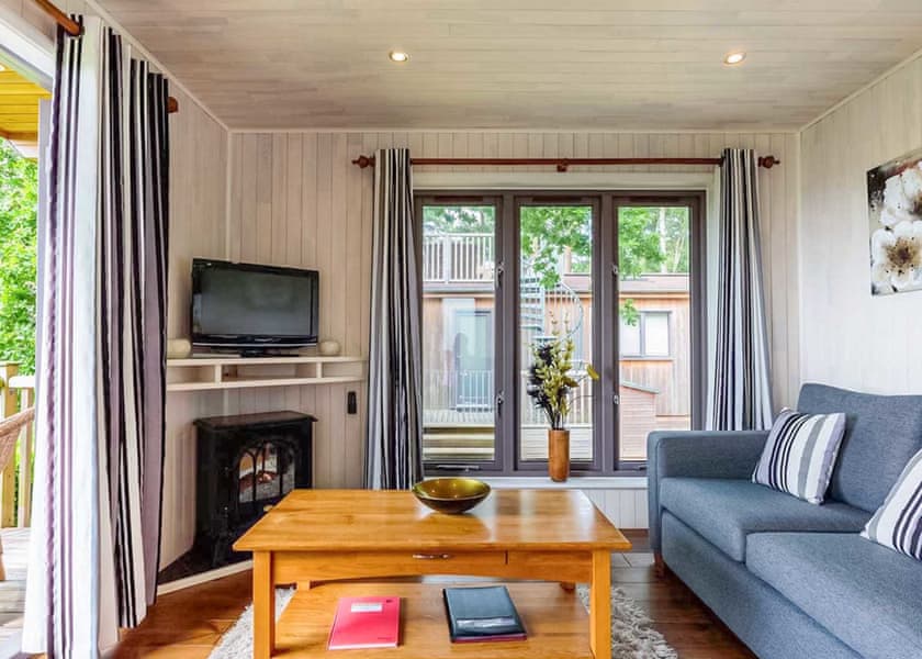 Vista Lodge 4-6 Pet - Sandy Balls Holiday Village, Godshill, Fordingbridge