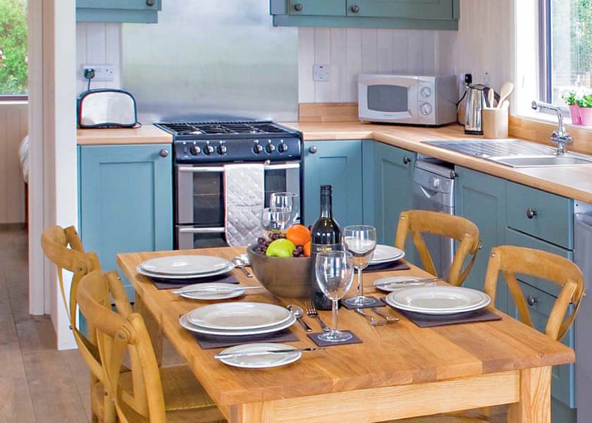 Vista Lodge 4-6 Pet - Sandy Balls Holiday Village, Godshill, Fordingbridge