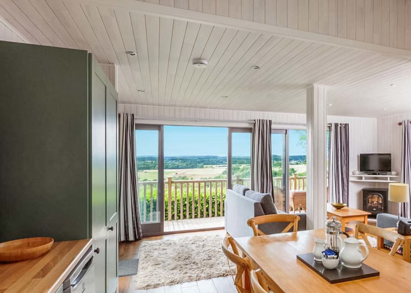 Vista Lodge with Hot Tub 4-6 Pet - Sandy Balls Holiday Village, Godshill, Fordingbridge
