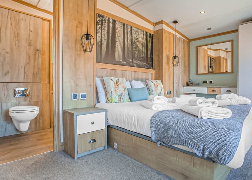 Zen Hot Tub 7 Select Pitch (5+2) - Sandy Balls Holiday Village, Godshill, Fordingbridge