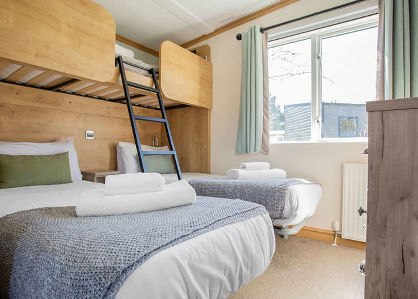 Zen Hot Tub 7 Select Pitch (5+2) - Sandy Balls Holiday Village, Godshill, Fordingbridge