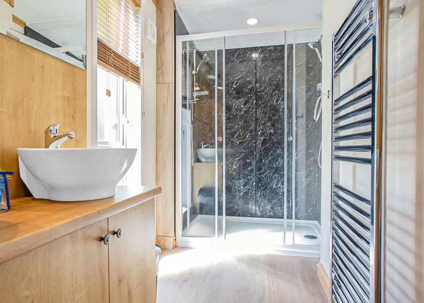 Zen Hot Tub 7 Select Pitch (5+2) - Sandy Balls Holiday Village, Godshill, Fordingbridge