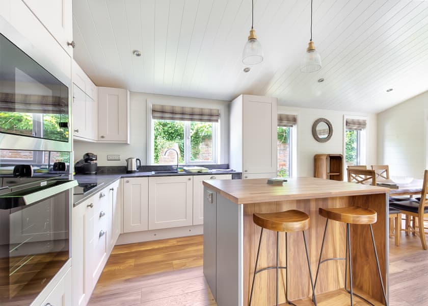 Willow 3 Spa (Pet) - Sandybrook Lodges, Ashbourne