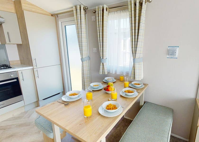 Gold Plus 3 Bed 8 Berth Caravan - Sand le Mere Holiday Village, Tunstall, Nr Withernsea