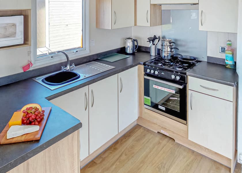 Gold  2 Caravan (Pet Friendly) - Sand le Mere Holiday Village, Tunstall, Nr Withernsea