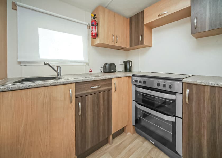 Gold Plus Caravan 4 Sleeps 10 - Sand le Mere Holiday Village, Tunstall, Nr Withernsea