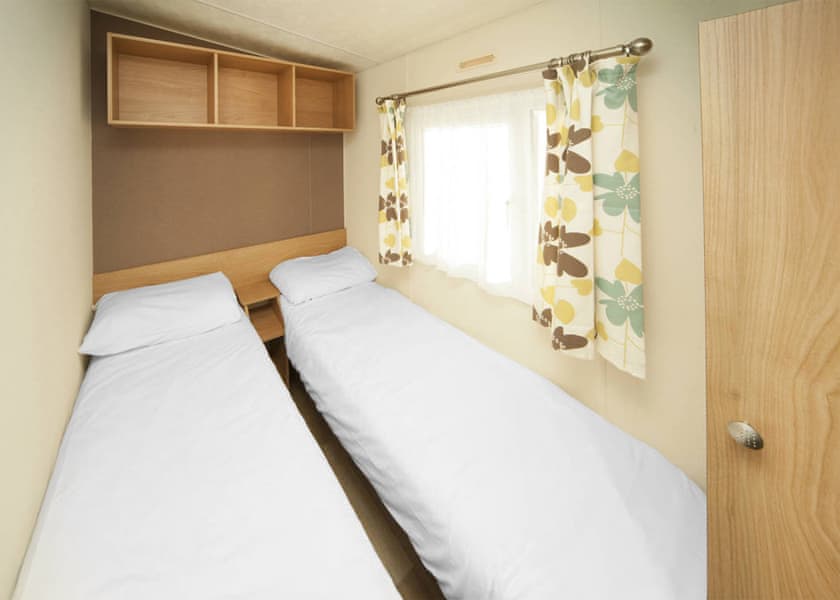 Gold Plus Caravan 4 Sleeps 10 - Sand le Mere Holiday Village, Tunstall, Nr Withernsea