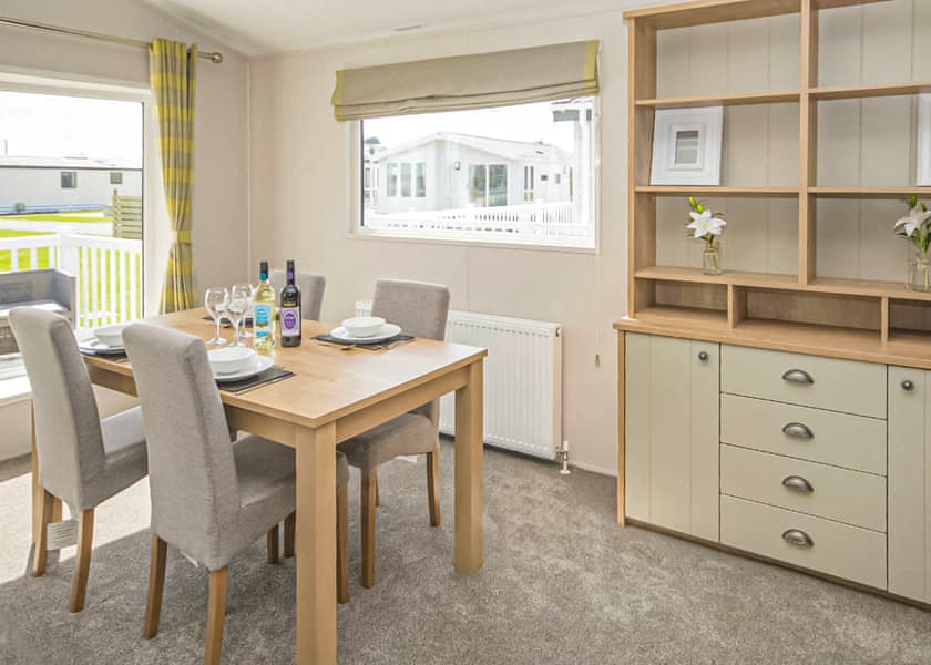 Platinum 2 Lodge - Sand le Mere Holiday Village, Tunstall, Nr Withernsea