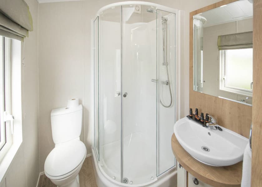 Platinum 2 Lodge - Sand le Mere Holiday Village, Tunstall, Nr Withernsea