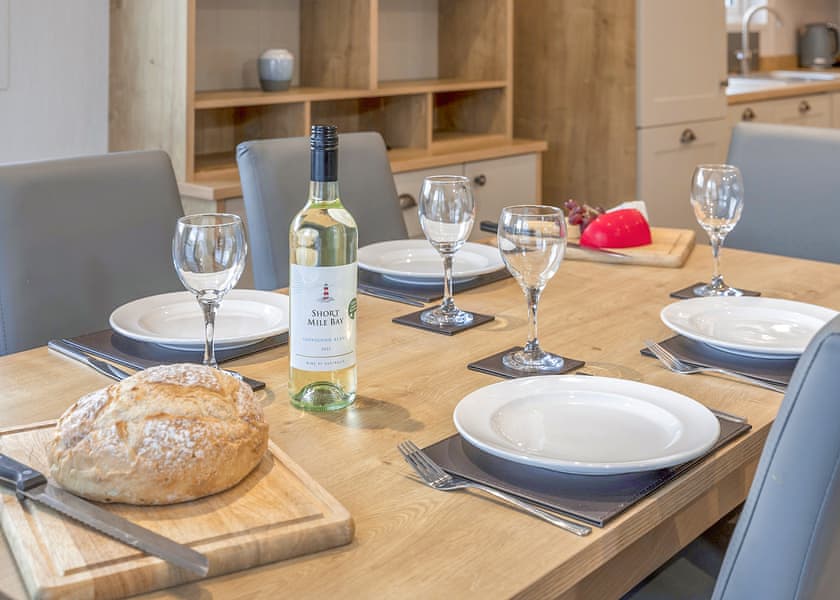 Platinum 3 Lodge - Sand le Mere Holiday Village, Tunstall, Nr Withernsea