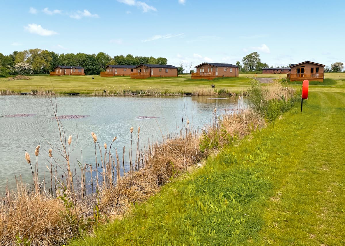 Saxon Mound - Lodge in Cambridgeshire