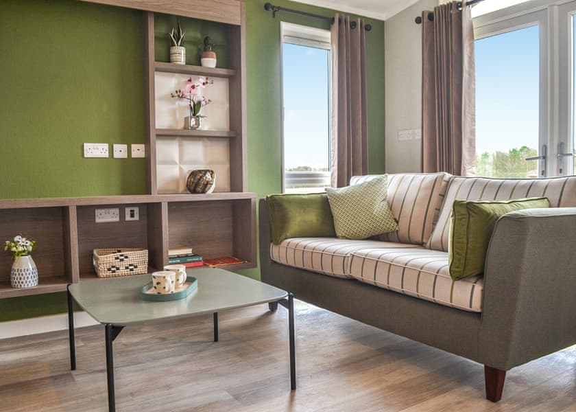 Oak Accessible Lodge - Saxon Mound, Elsworth, near Cambridge