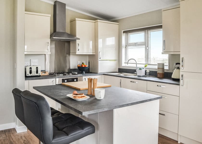 Elm Lodge - Saxon Mound, Elsworth, near Cambridge