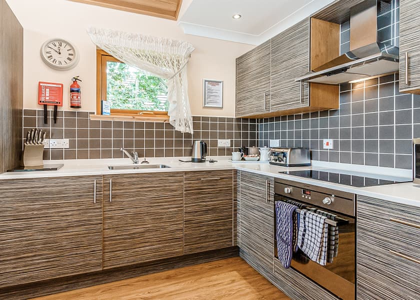 Lyle Executive Lodge - St Andrews Forest Lodges, Kincaple, St Andrews