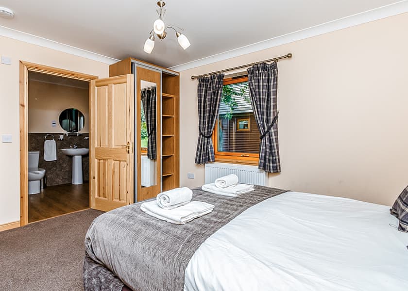 Lyle Executive Lodge - St Andrews Forest Lodges, Kincaple, St Andrews