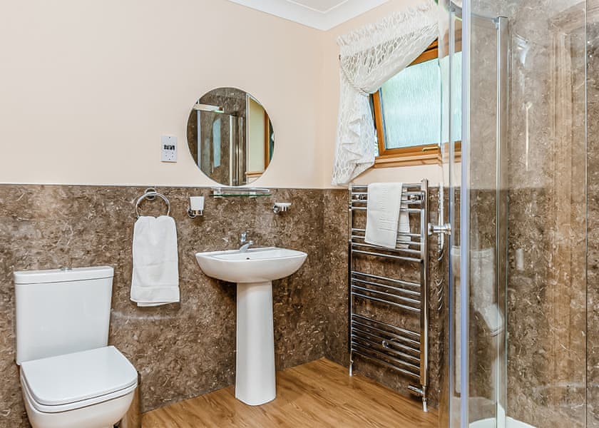 Lyle Executive Lodge - St Andrews Forest Lodges, Kincaple, St Andrews