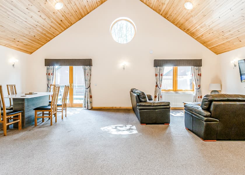 Montgomerie Executive Lodge - St Andrews Forest Lodges, Kincaple, St Andrews