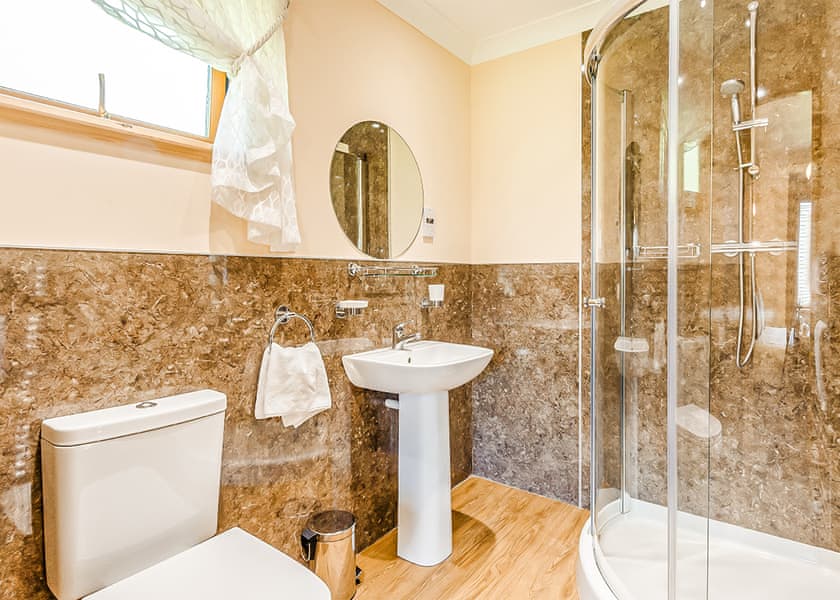 Montgomerie Executive Lodge - St Andrews Forest Lodges, Kincaple, St Andrews