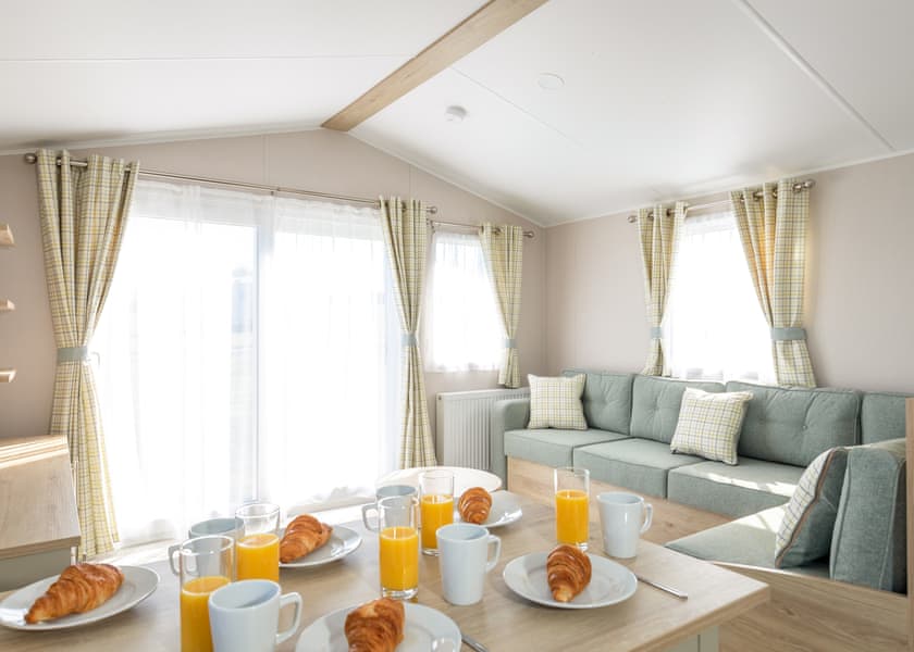 Gold 3 Caravan (slps 6) with decking (Pet) in Par | Hoseasons