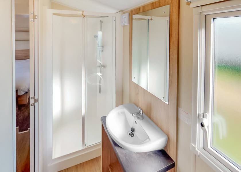 Gold  2 Pet Friendly Caravan with Decking - Par Sands, Par