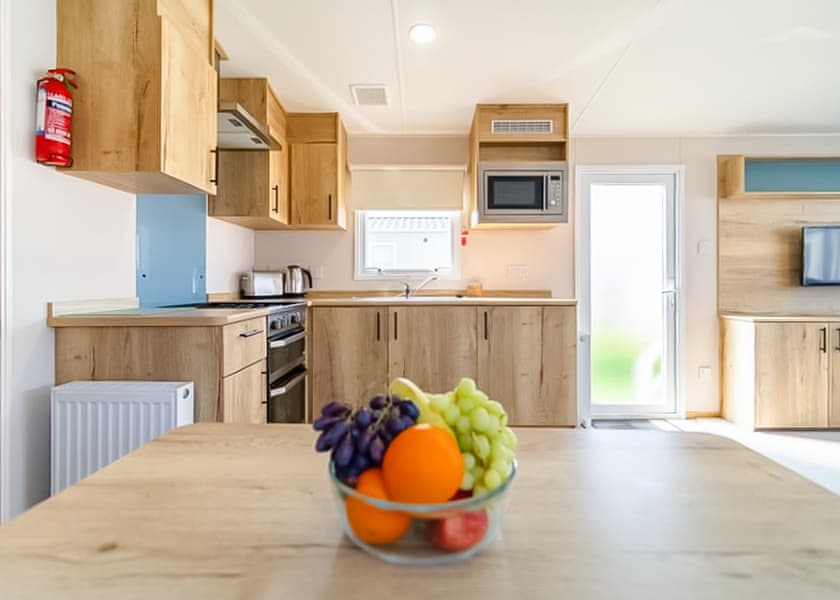 Gold  3 Caravan - Par Sands, Par