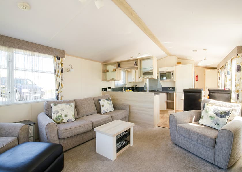 Platinum 2 Caravan with decking sleeps 4 - Par Sands, Par