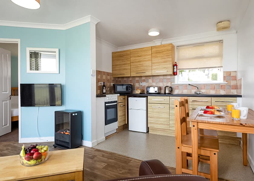 LP24134: Bronze 1 Chalet - Polperro Holiday Park, Polperro, Nr Looe