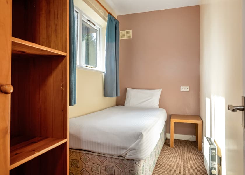 LP24134: Bronze 1 Chalet - Polperro Holiday Park, Polperro, Nr Looe