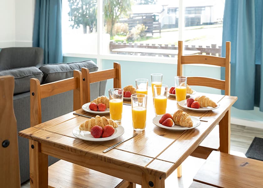 Bronze 2 Chalet - Polperro Holiday Park, Polperro, Nr Looe