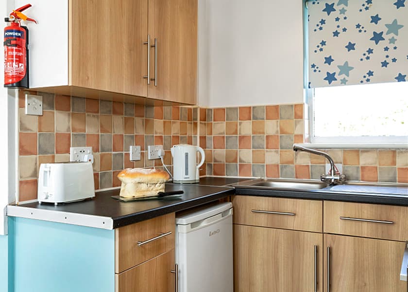 Bronze 2 Chalet - Polperro Holiday Park, Polperro, Nr Looe