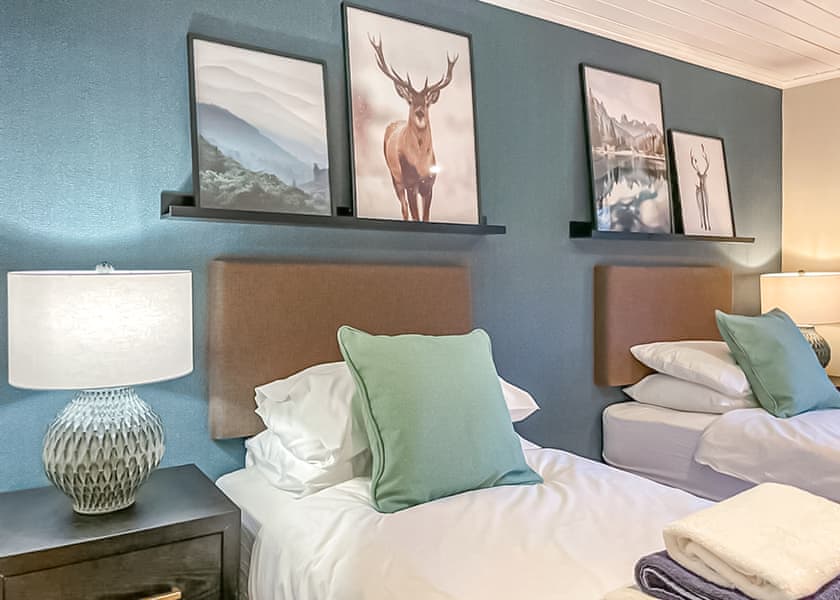 4 bed Hot Tub Cottage (Pet) - Stratheck Holiday Park, Dunoon