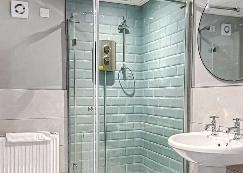 4 bed Hot Tub Cottage (Pet) - Stratheck Holiday Park, Dunoon