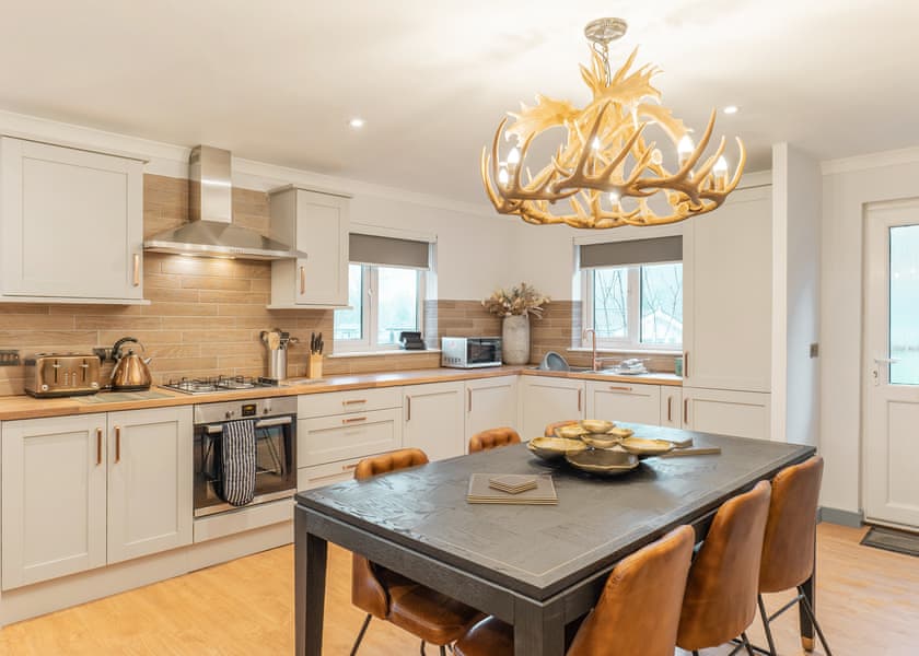 2 bed Hot Tub Cottage (Pet) - Stratheck Holiday Park, Dunoon