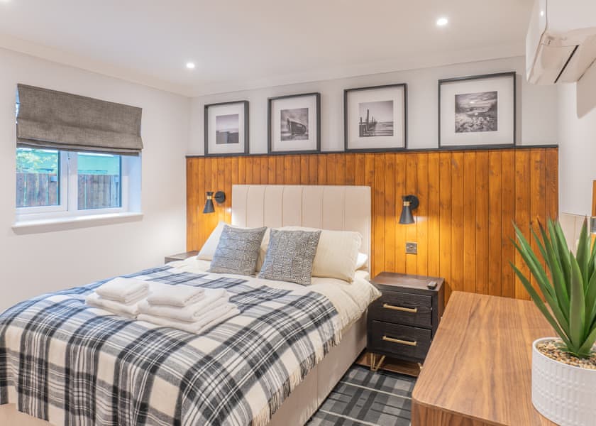2 bed Hot Tub Cottage (Pet) - Stratheck Holiday Park, Dunoon