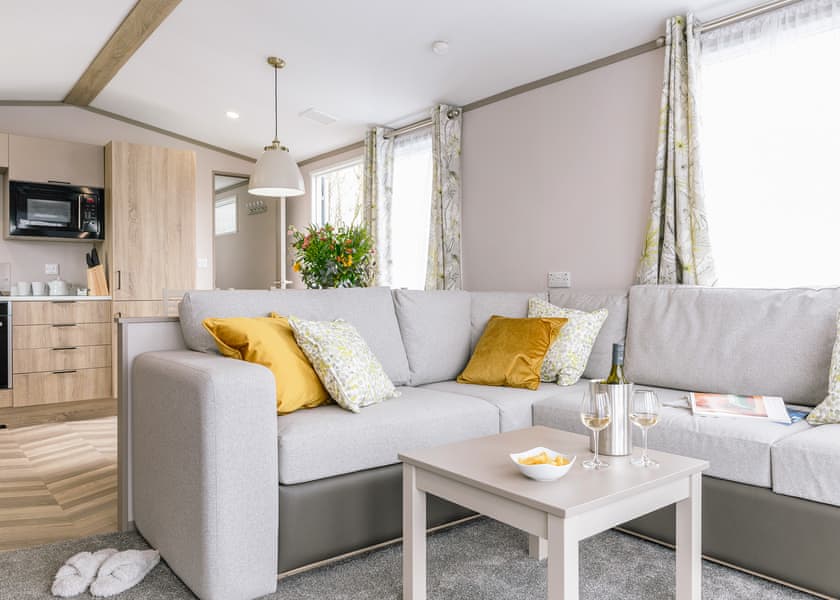 Luxury Plus 2 Bed (Pet) - Sun Haven Holiday Park, Mawgan Porth, Nr Newquay