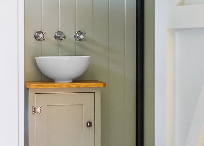 Coastal Hideaway Shepherds Hut - Sun Haven Holiday Park, Mawgan Porth, Nr Newquay